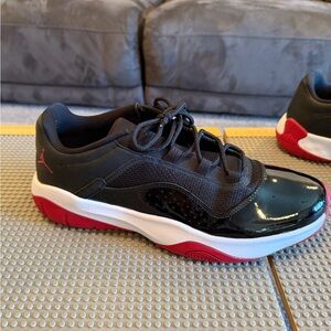 Jordan 11 Low Men’s 13